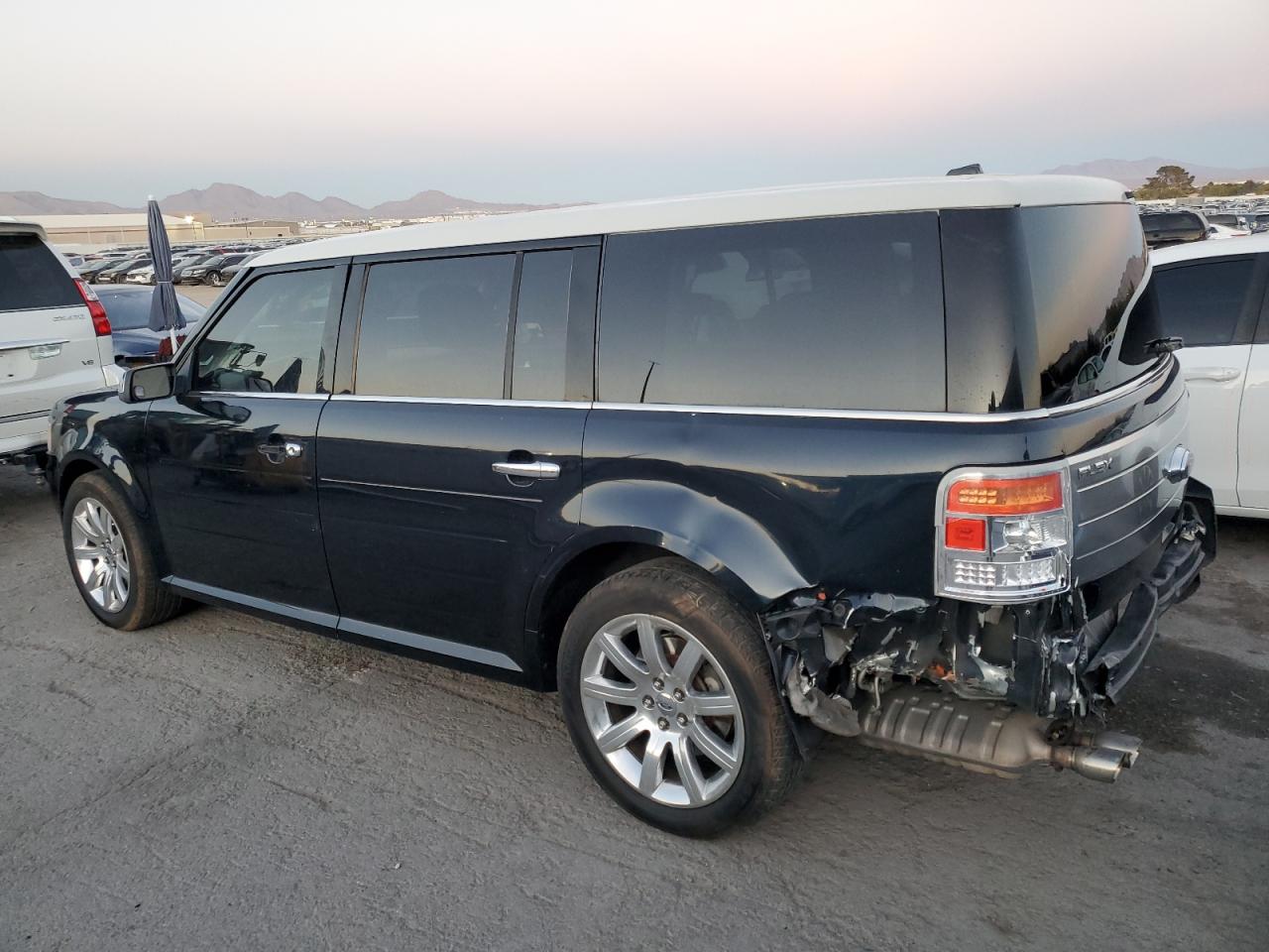 2009 Ford Flex - Image 2