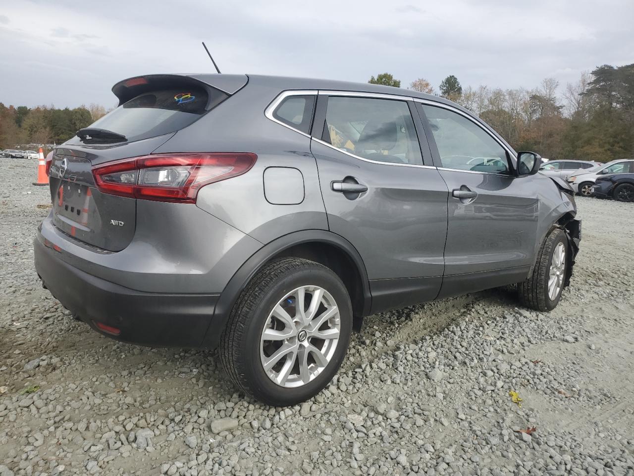 2021 Nissan Rogue - Image 3