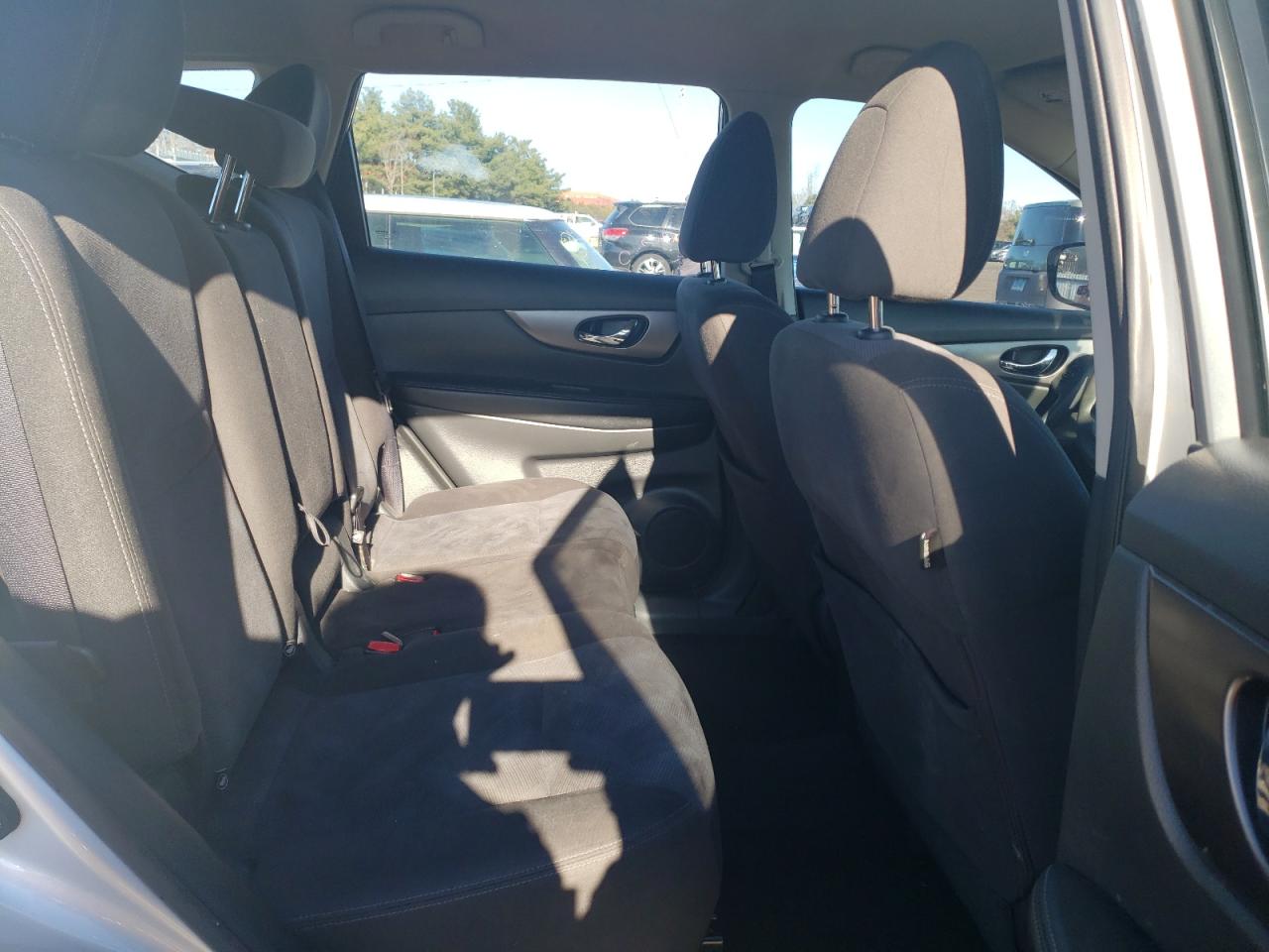 2016 Nissan Rogue - Image 11