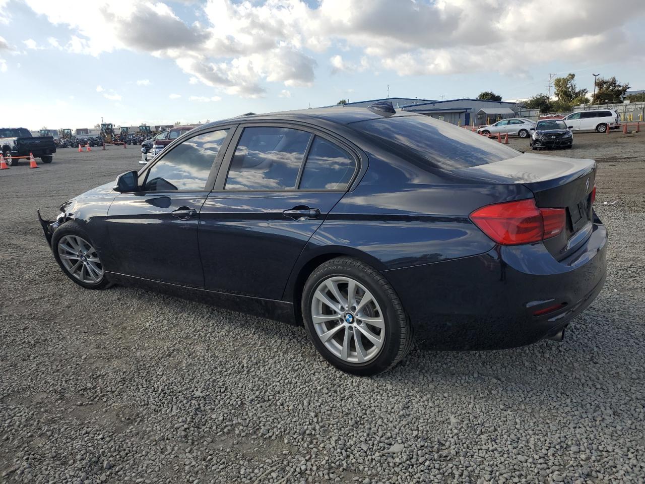 VIN WBA8A9C58HK620118 2017 BMW 3 SERIES no.2