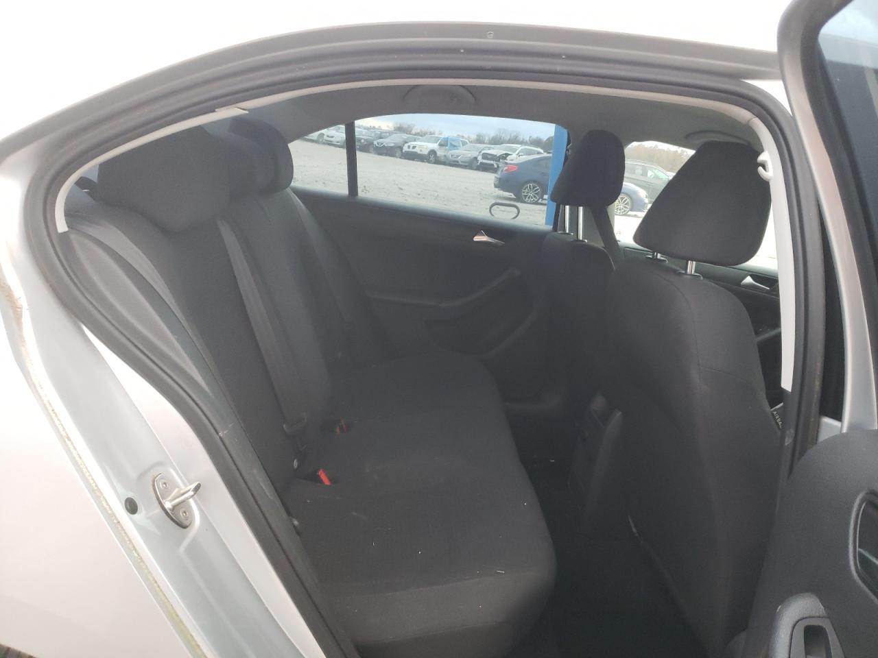 2016 Volkswagen Jetta - Image 10