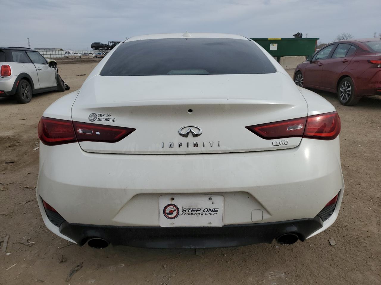2017 Infiniti Q60 - Image 6