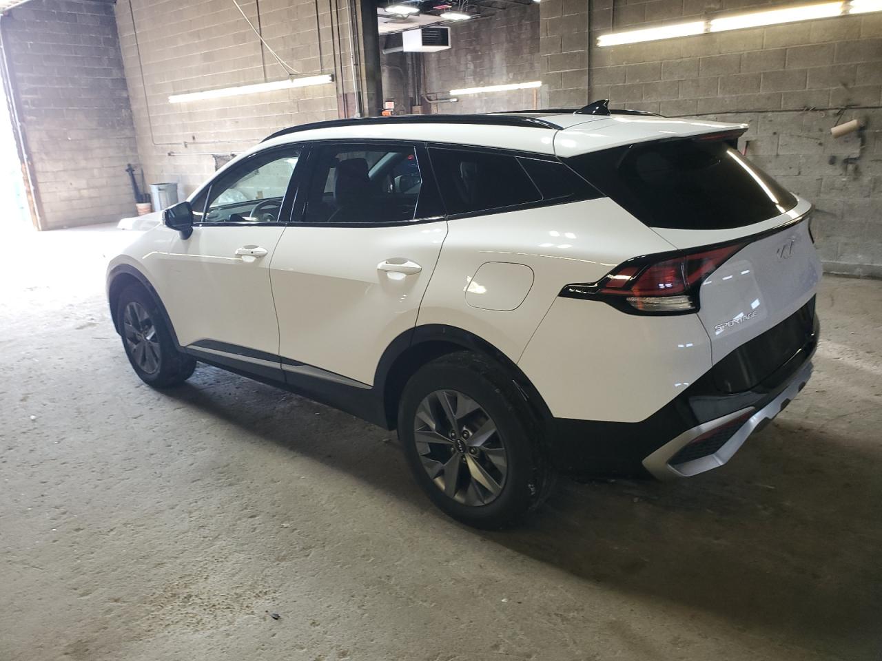 2023 Kia Sportage - Image 2