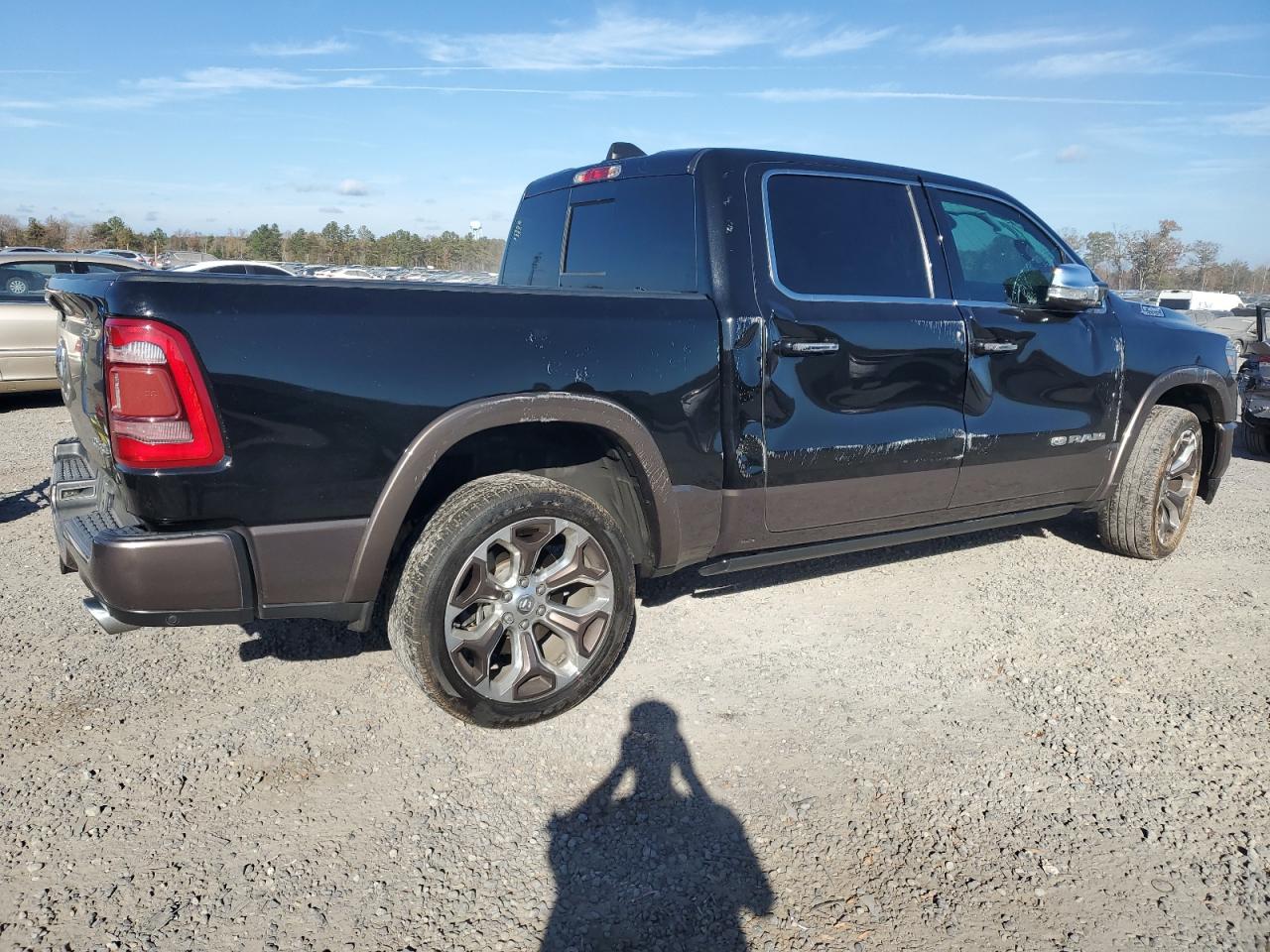 2020 RAM 1500 - Image 3