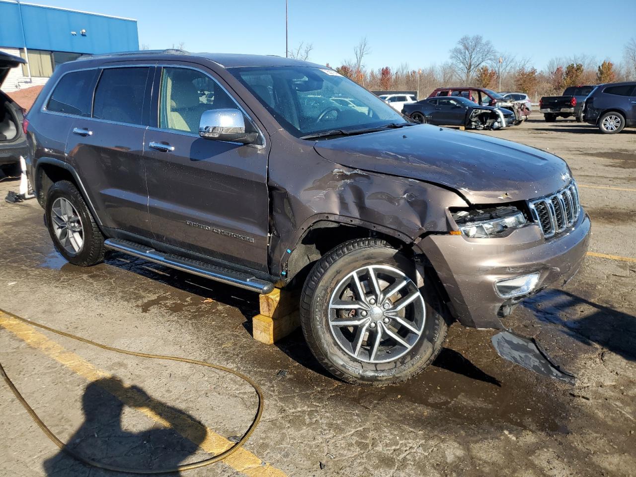 2017 Jeep Grand Cherokee - Image 4