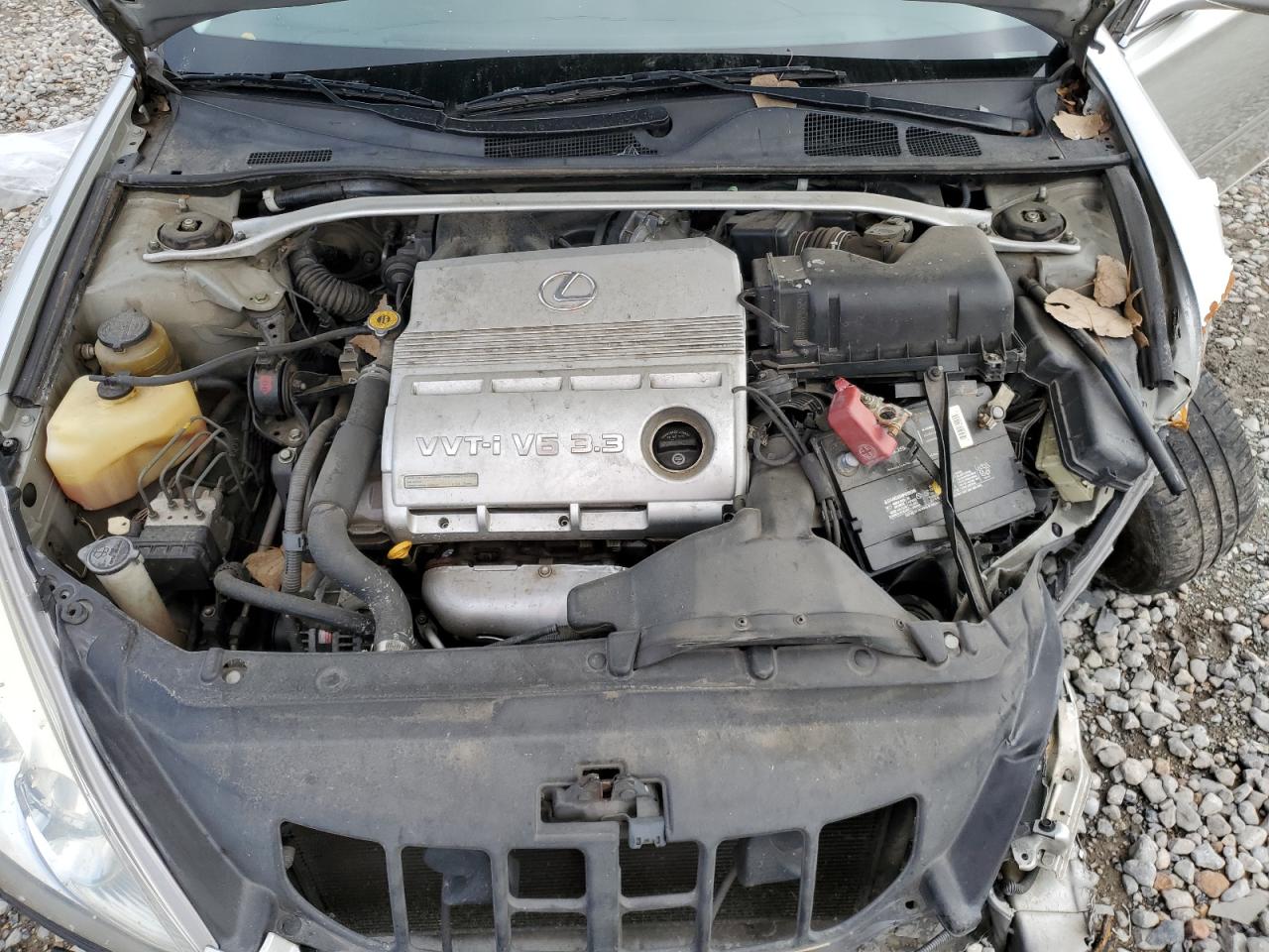 2004 Lexus ES - Image 12