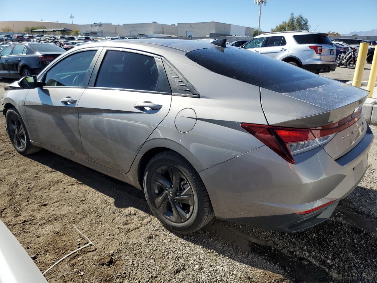 2021 Hyundai Elantra - Image 2