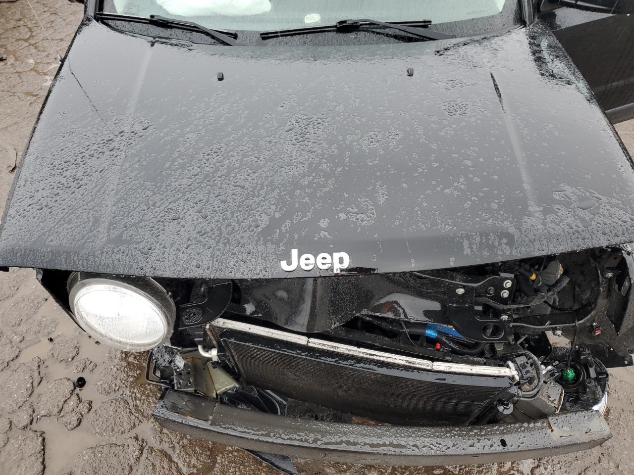2016 Jeep Liberty (Patriot) - Image 12