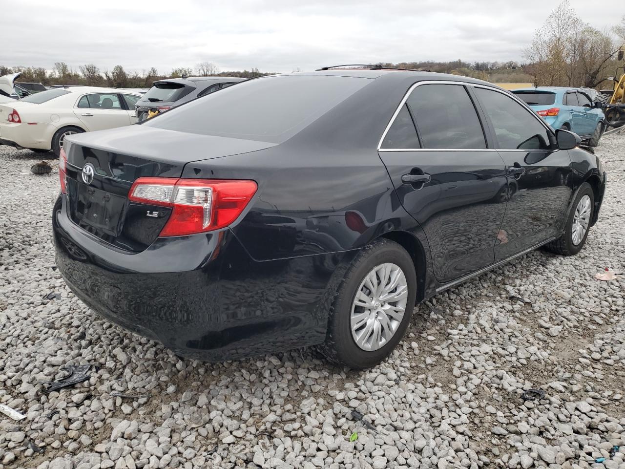 2014 Toyota Camry - Image 3