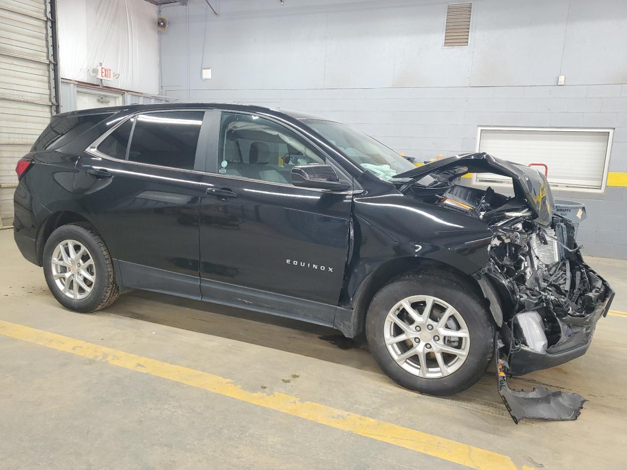 2022 Chevrolet Equinox - Image 4