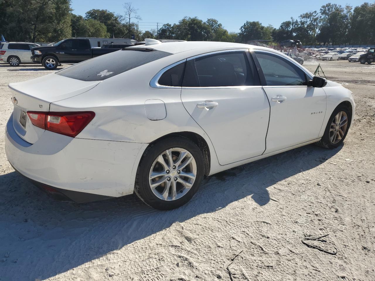 2018 Chevrolet Malibu - Image 3