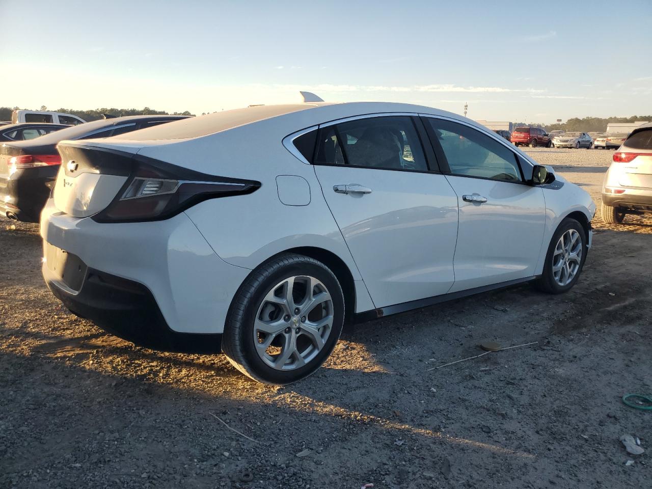 2018 Chevrolet Volt - Image 3