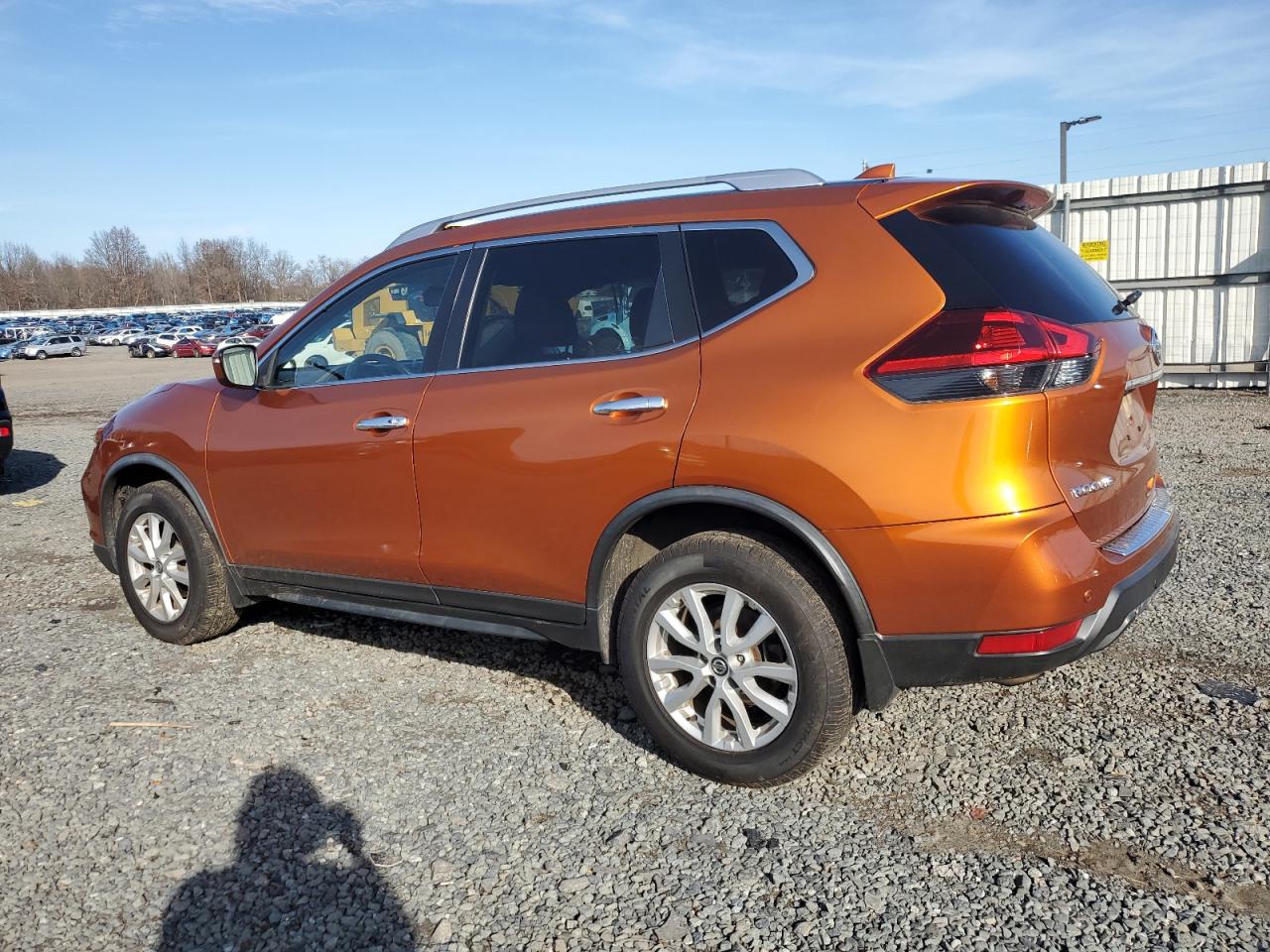2019 Nissan Rogue - Image 2