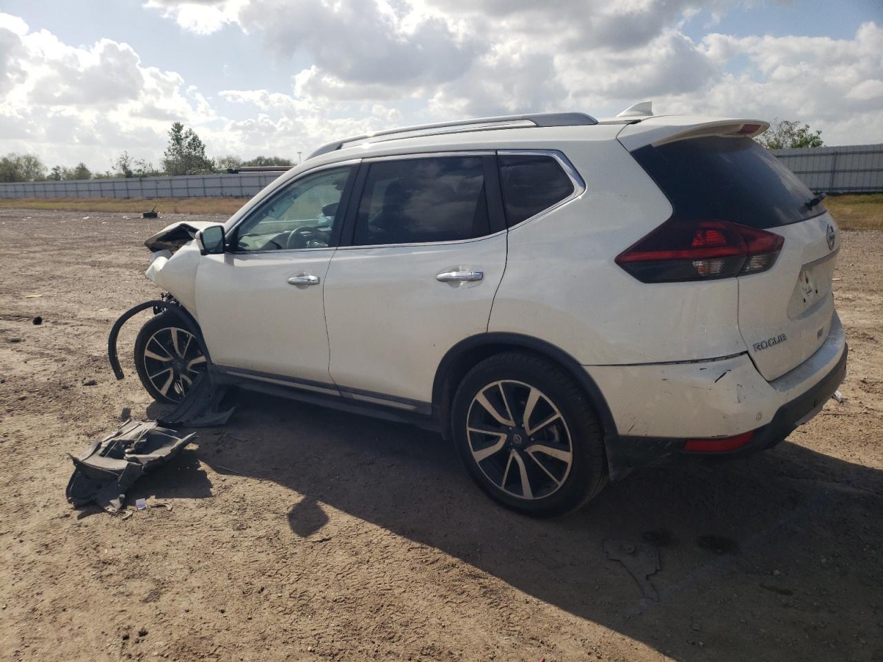 2020 Nissan Rogue - Image 2