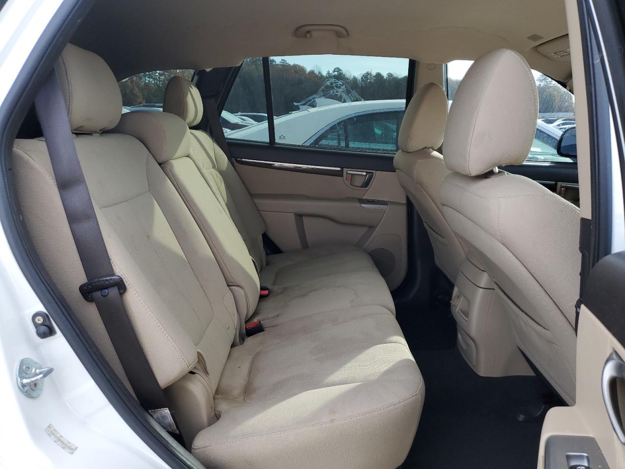 2010 Hyundai Santa Fe - Image 11