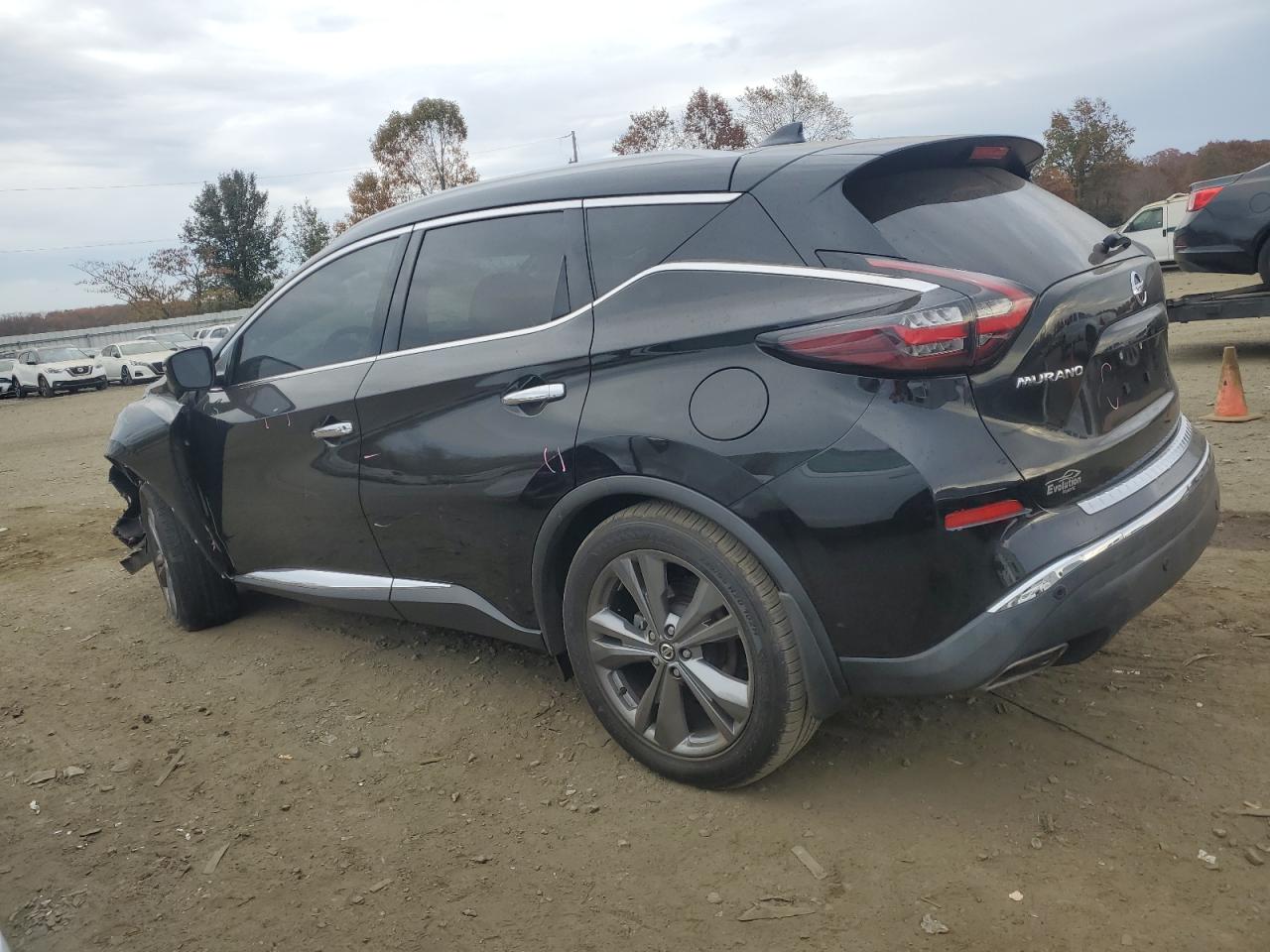 2019 Nissan Murano - Image 2