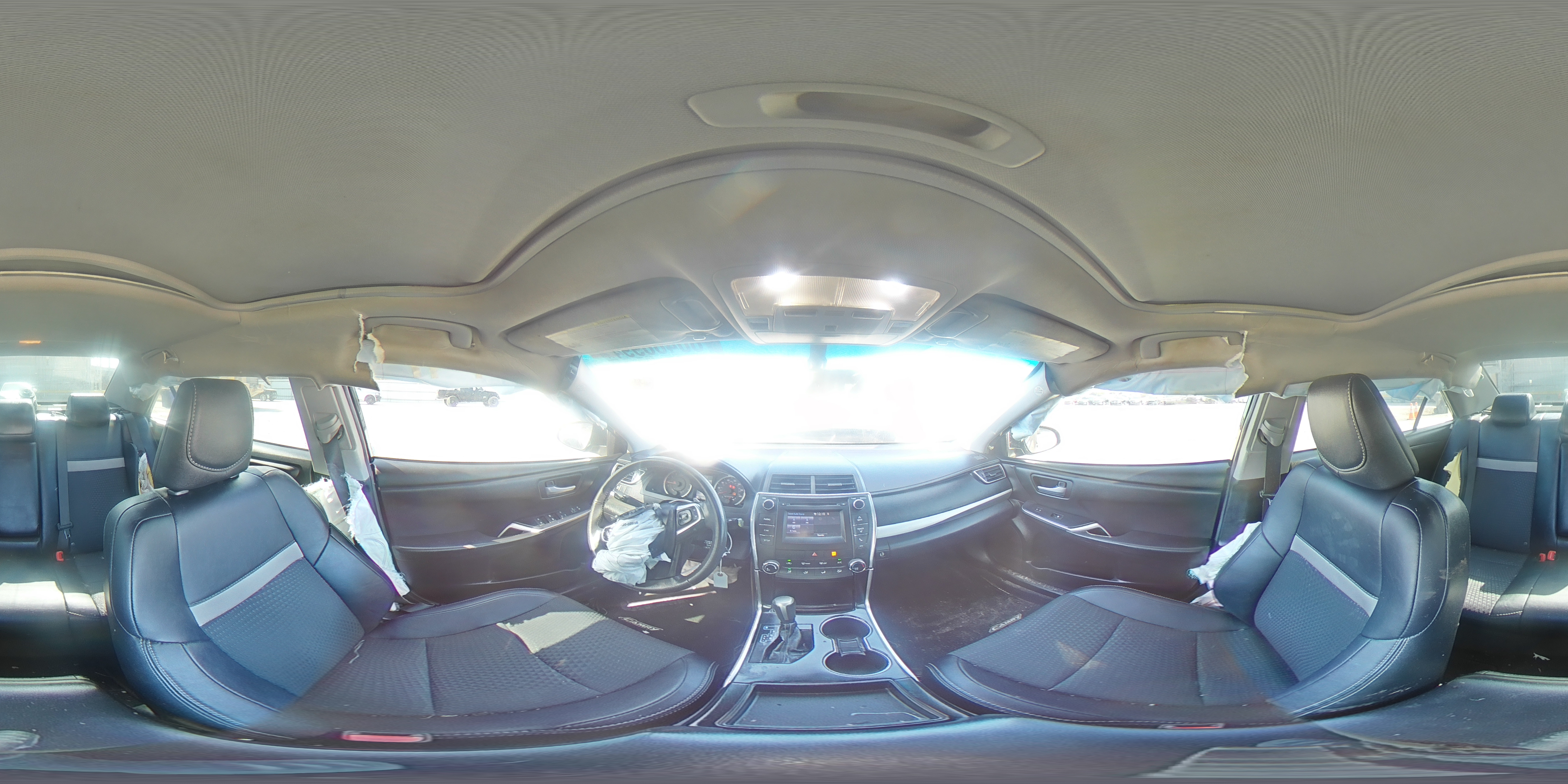 2015 Toyota Camry - Image 13