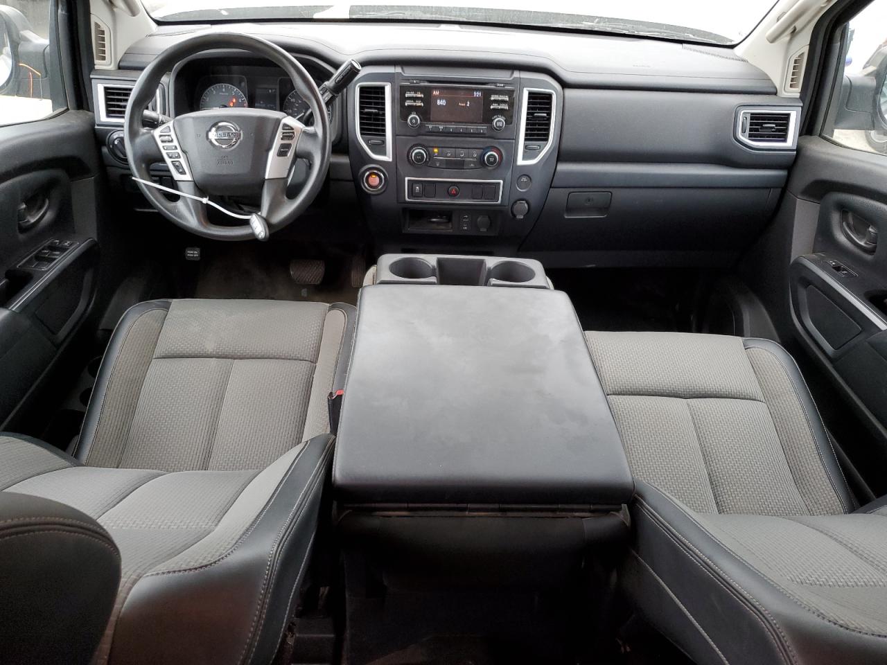 2017 Nissan Titan - Image 8