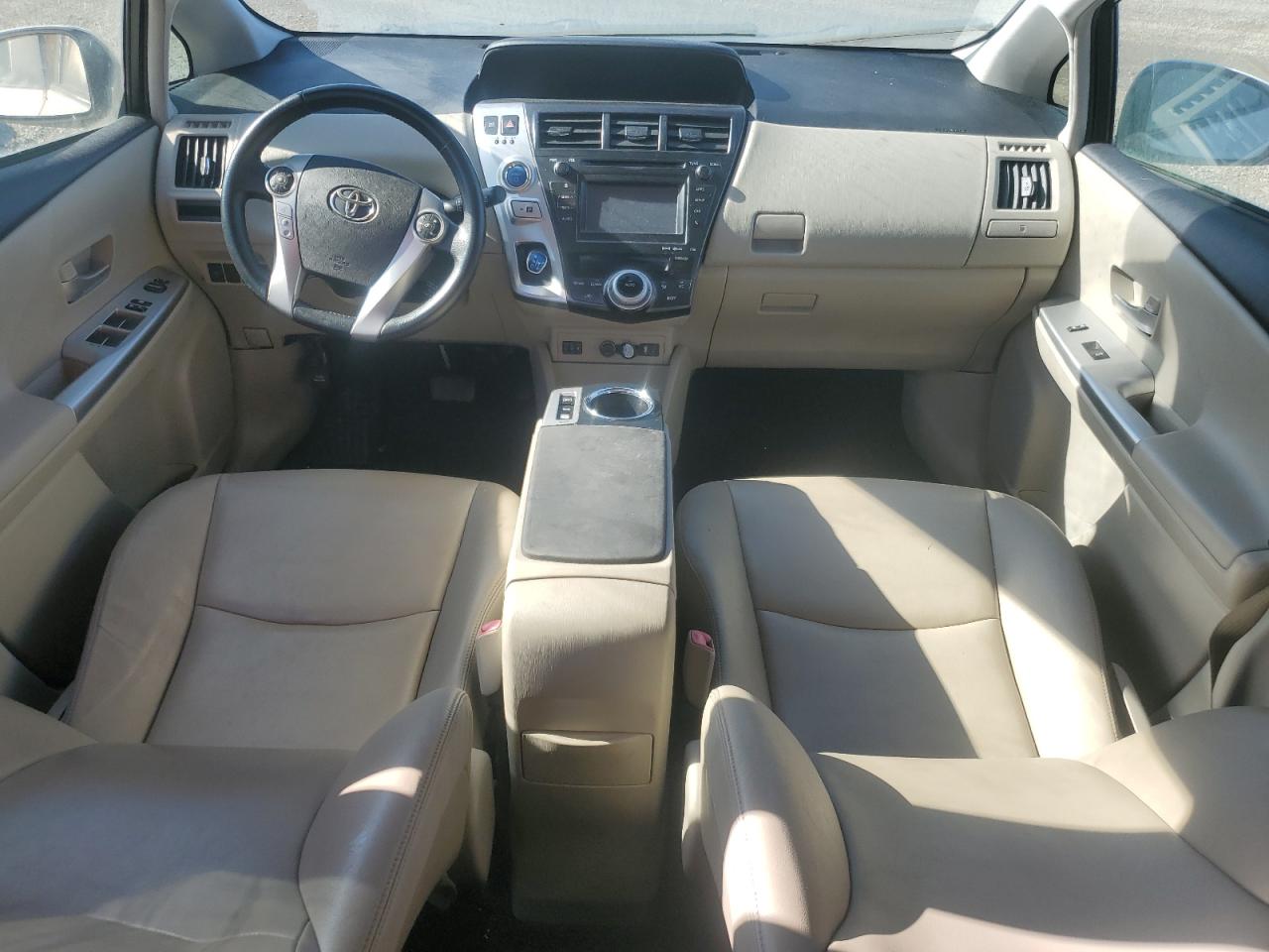 2013 Toyota Prius - Image 8