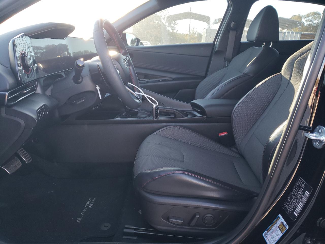 2023 Hyundai Elantra - Image 7