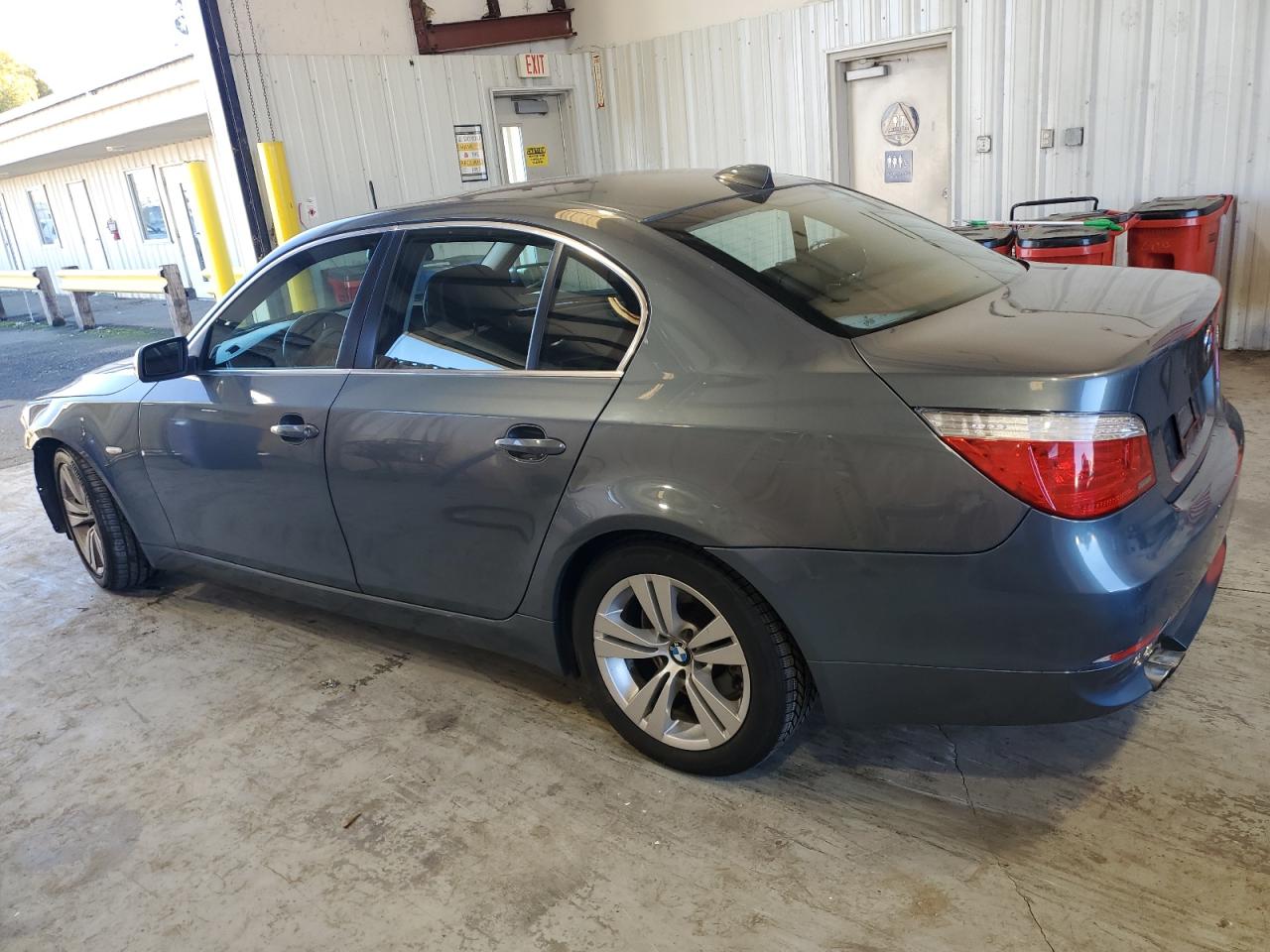 2010 BMW 5er - Image 2