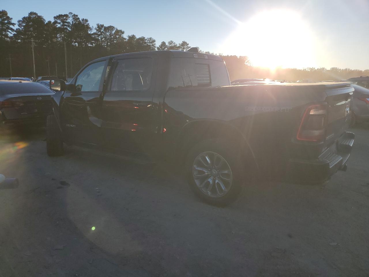 2020 RAM 1500 - Image 2