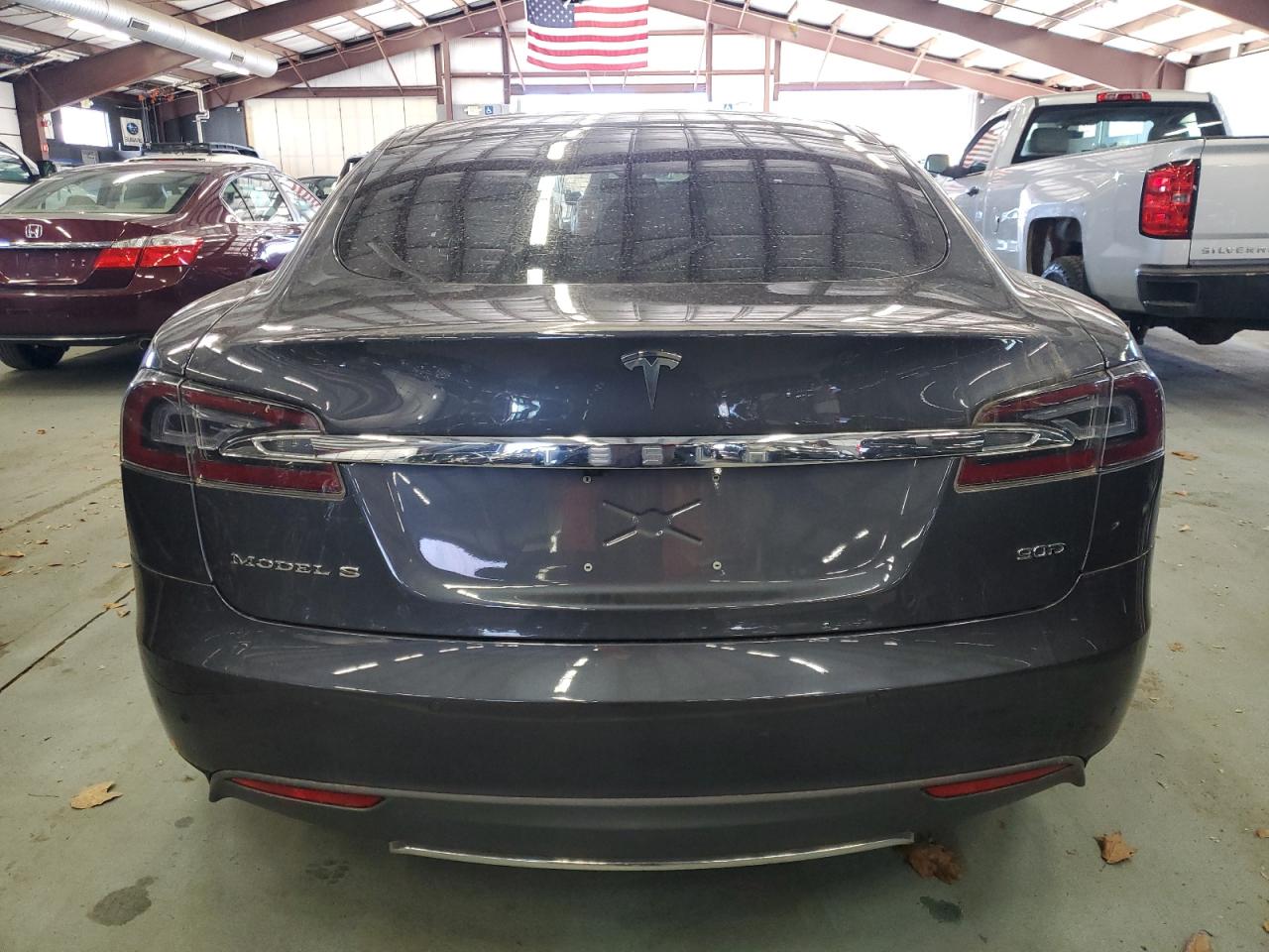 2015 Tesla Model S VIN: 5YJSA1E27FF113993 Lot: 75992394