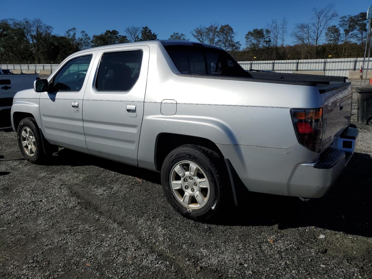 2006 Honda Ridgeline - Image 2