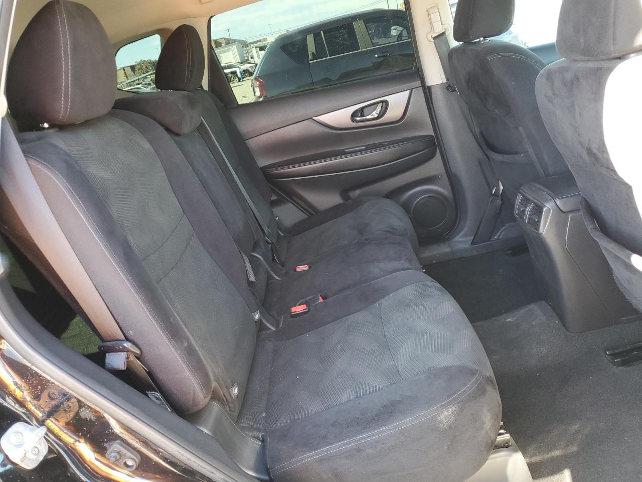 2015 Nissan Rogue - Image 11