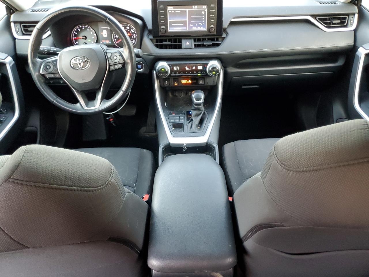 2019 Toyota RAV 4 - Image 8