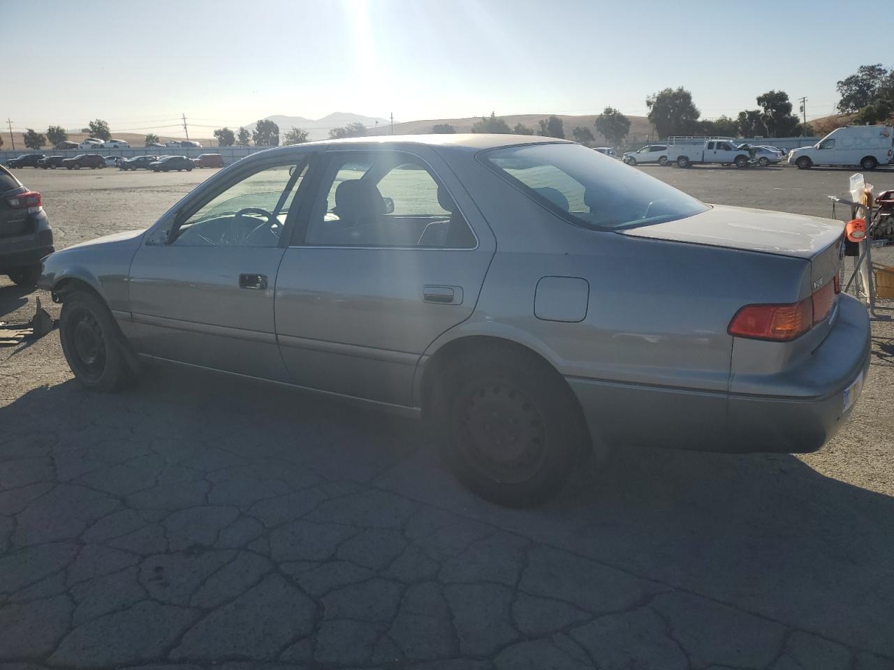 2000 Toyota Camry Ce VIN: JT2BF22K3Y0284679 Lot: 80047864