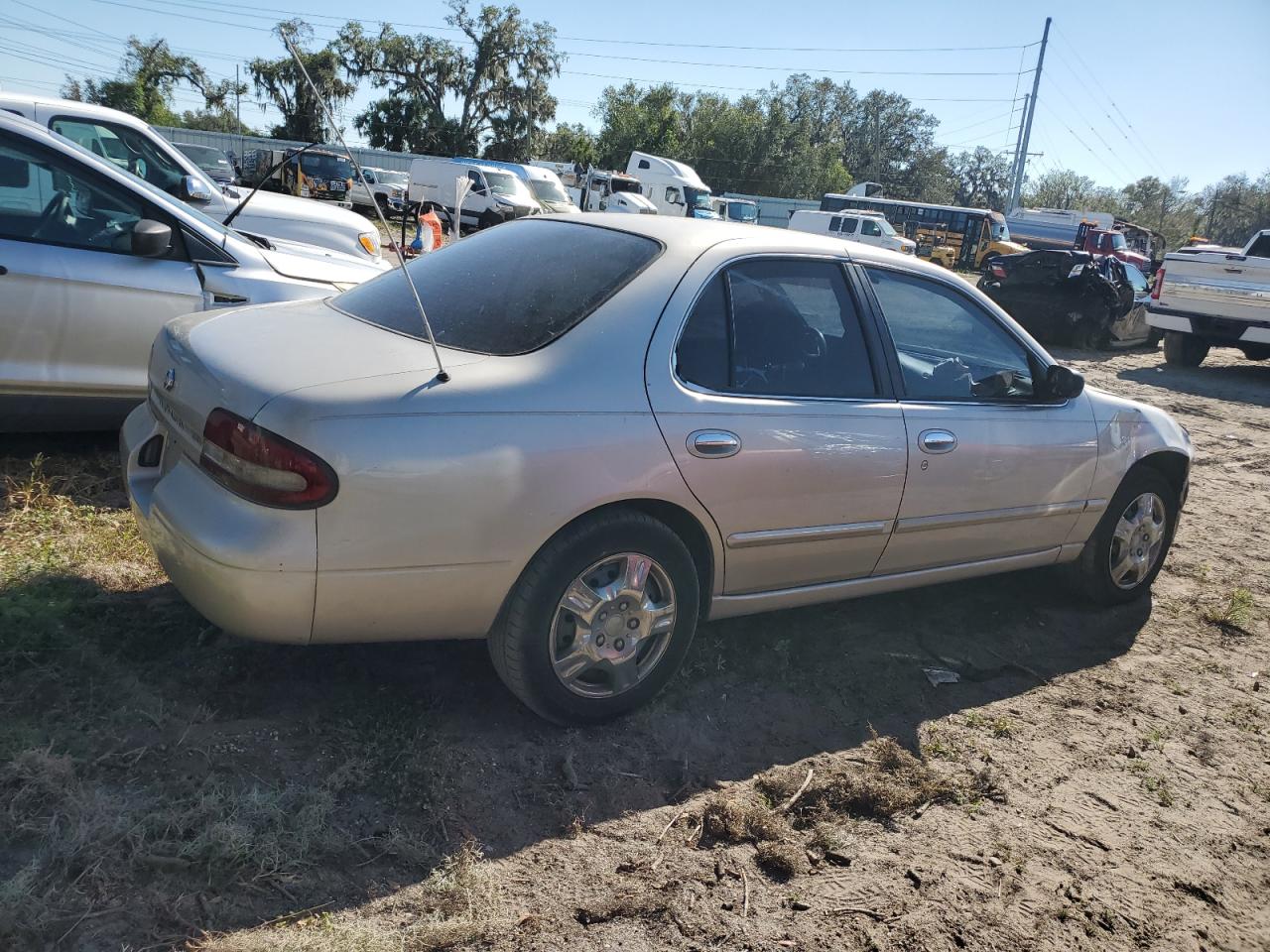 1996 Nissan Altima - Image 3