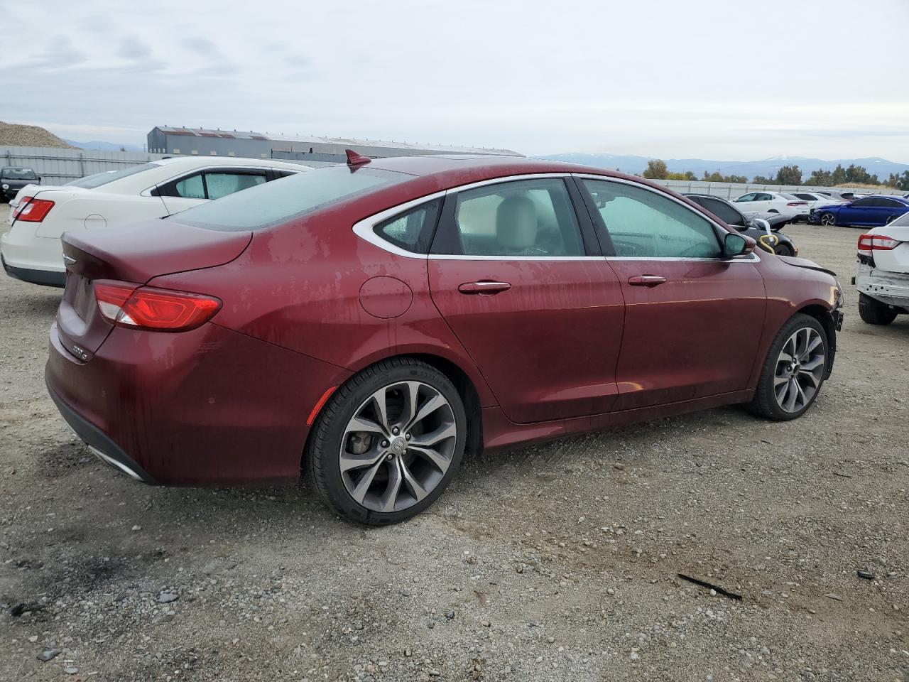 VIN 1C3CCCEG8FN553457 2015 CHRYSLER 200 no.3