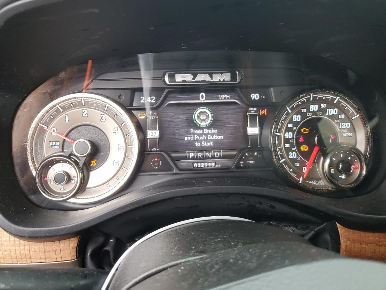 2022 RAM 1500 - Image 9