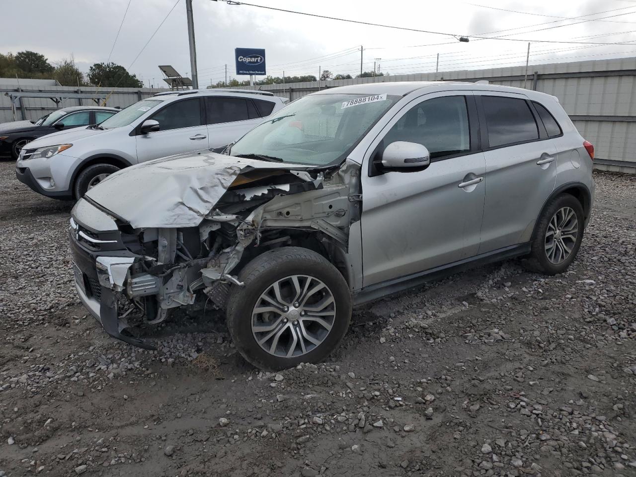 2018 Mitsubishi Outlander - Image 1