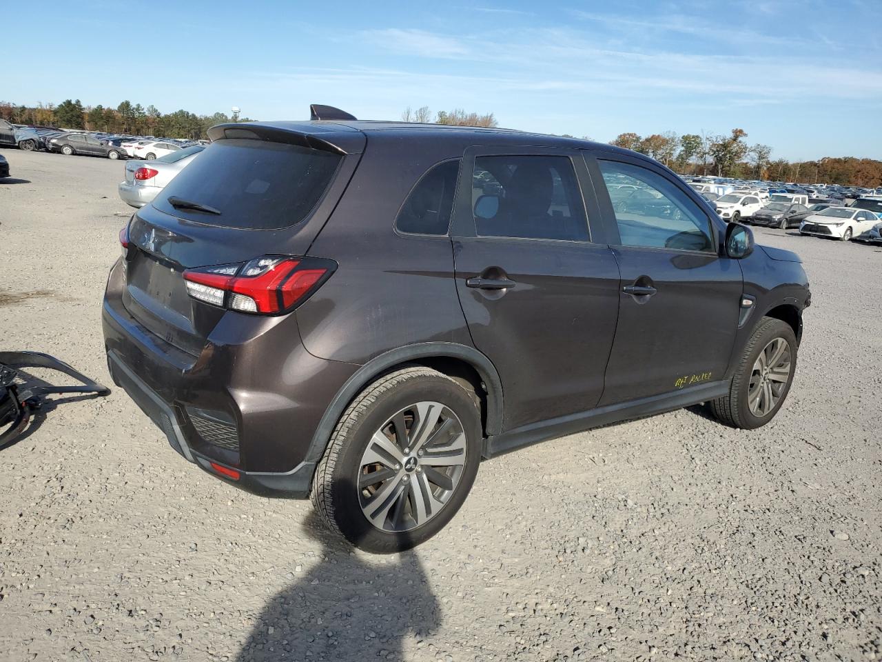2020 Mitsubishi Outlander - Image 3