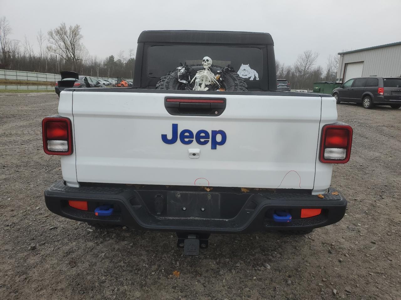 2021 Jeep Gladiator - Image 6