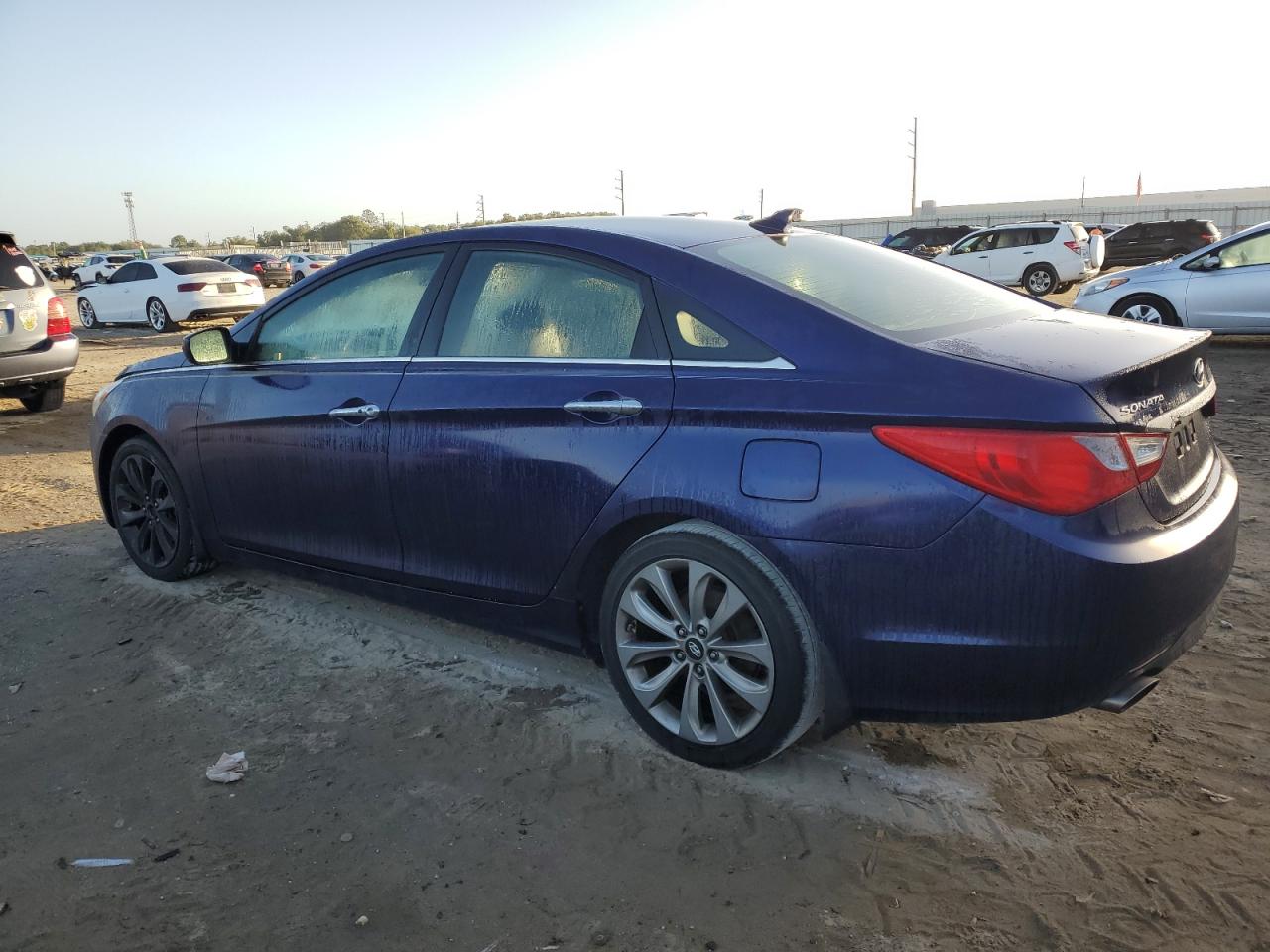 2011 Hyundai Sonata - Image 2