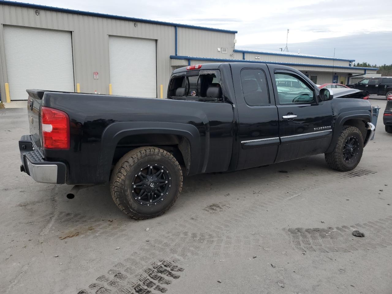 2013 Chevrolet Silverado - Image 3