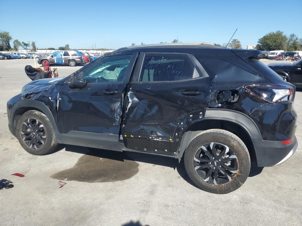 2023 Chevrolet TrailBlazer - Image 2
