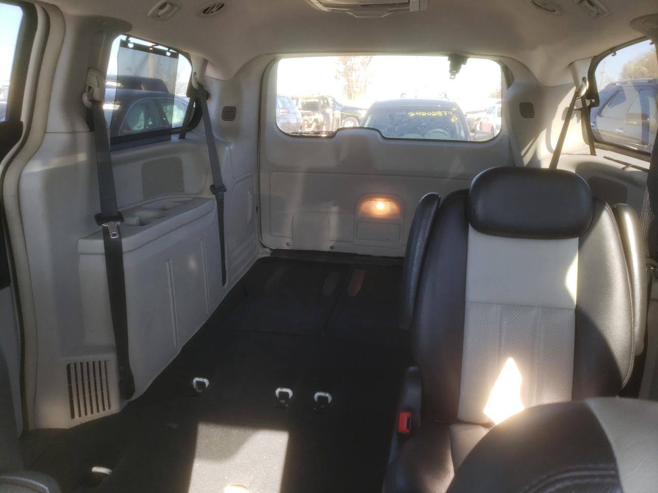 2010 Chrysler Town & Country Touring VIN: 2A4RR5D10AR299262 Lot: 79826354