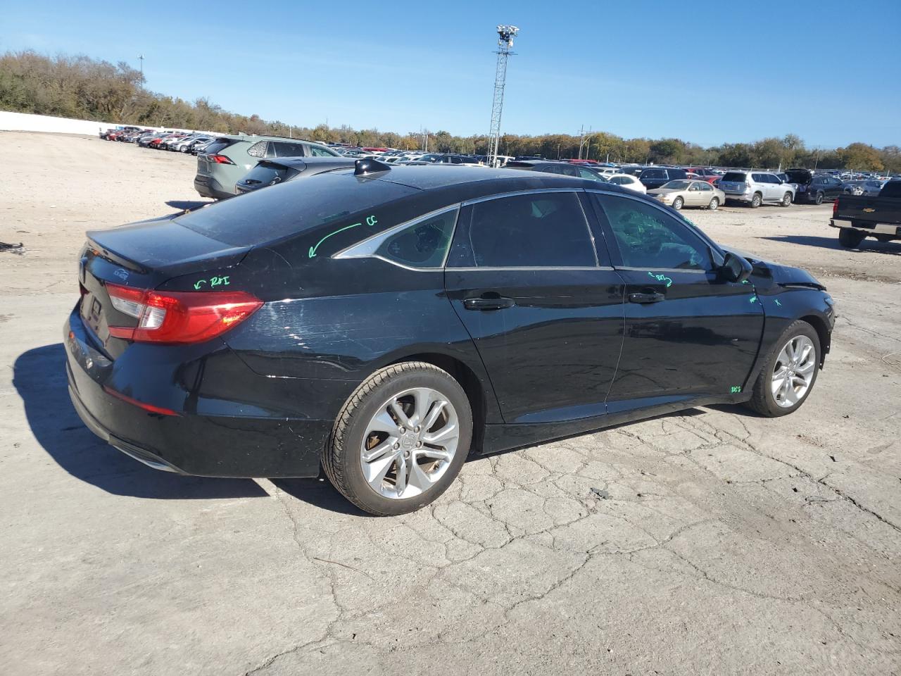 VIN 1HGCV1F10JA207117 2018 HONDA ACCORD no.3