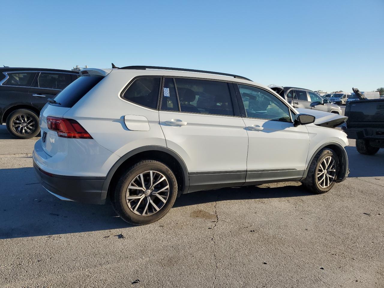 2021 Volkswagen Tiguan - Image 3