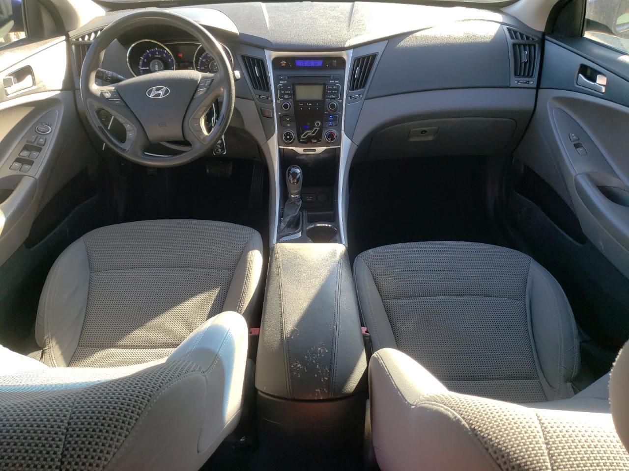 2011 Hyundai Sonata - Image 8