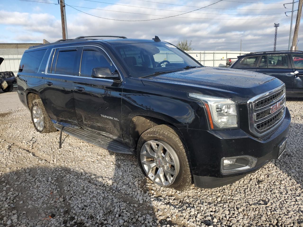 VIN 1GKS2HKC3FR618768 2015 GMC YUKON no.4