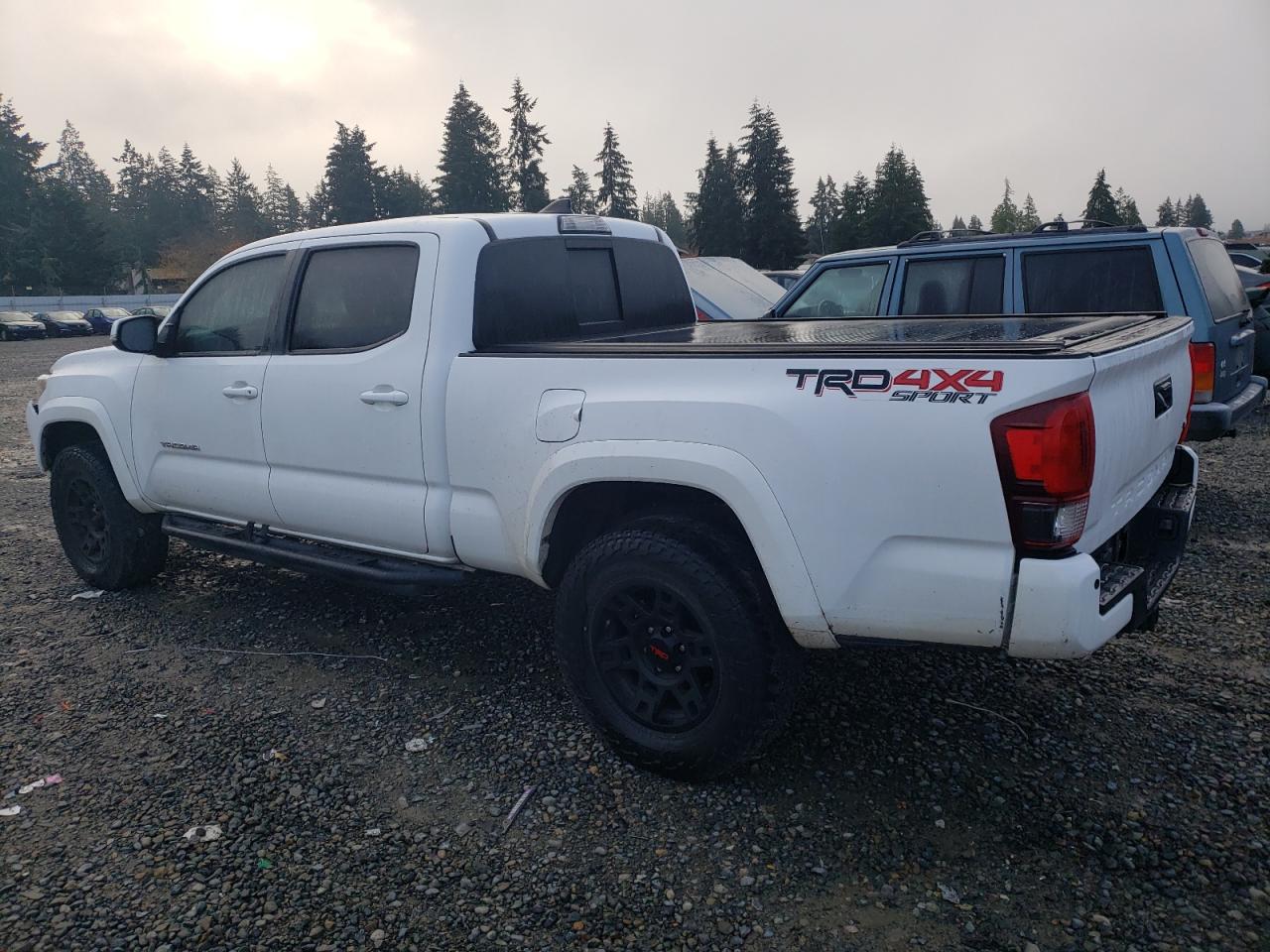 VIN 3TMDZ5BN1JM037165 2018 TOYOTA TACOMA no.2