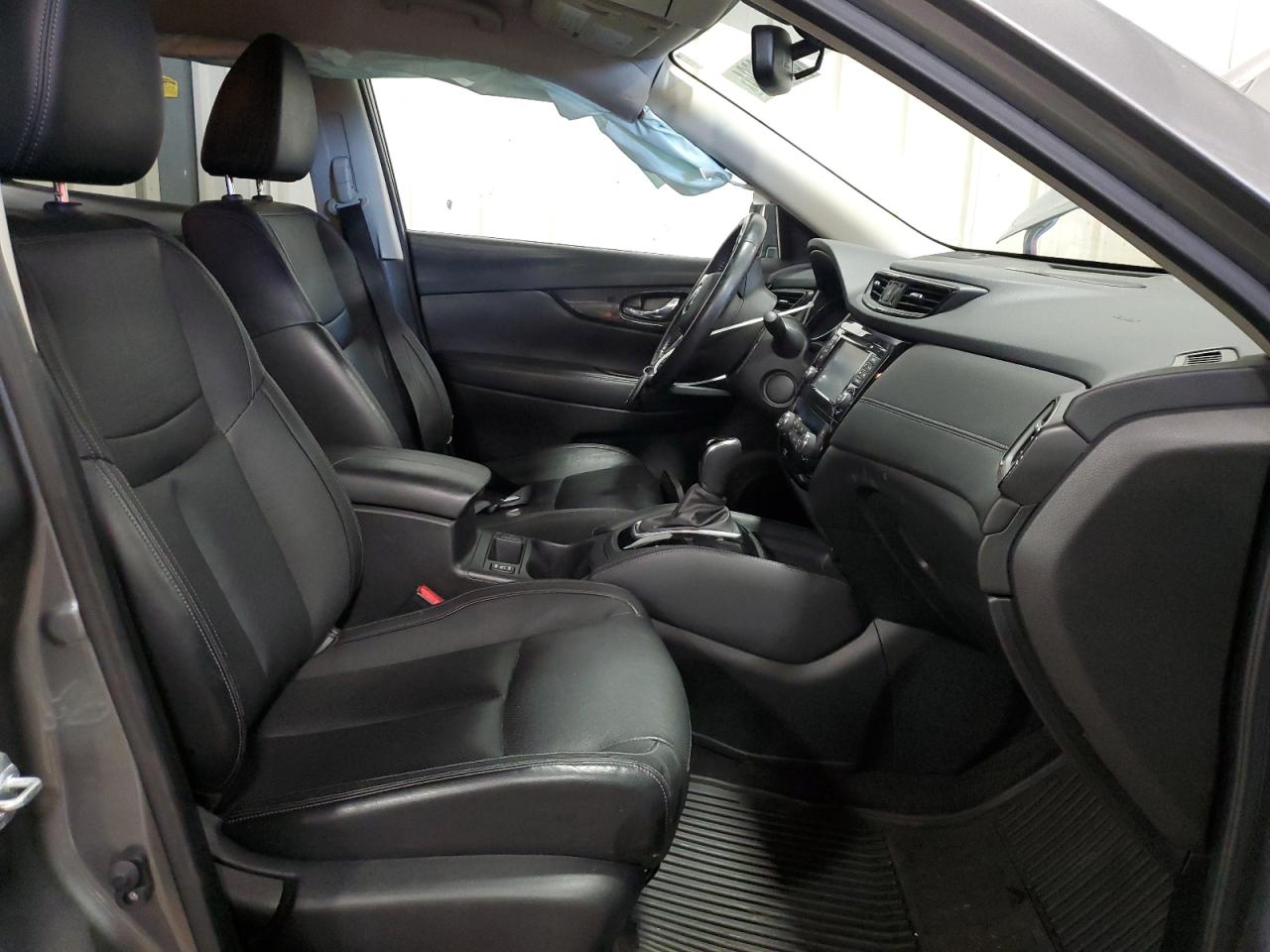 2017 Nissan Rogue - Image 7