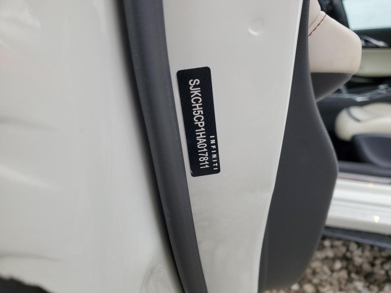 2017 Infiniti QX30 - Image 13
