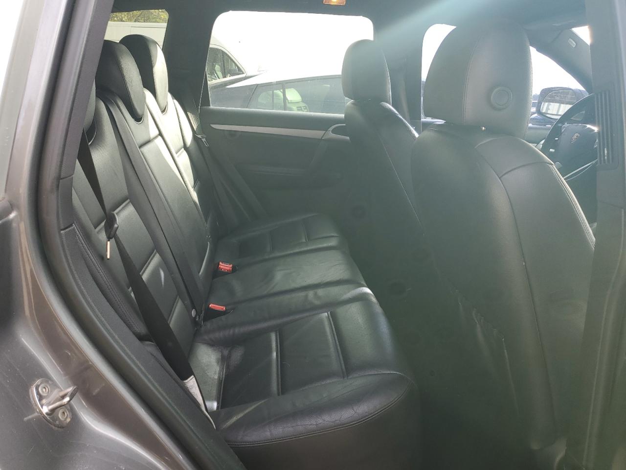 2008 Porsche Cayenne - Image 11
