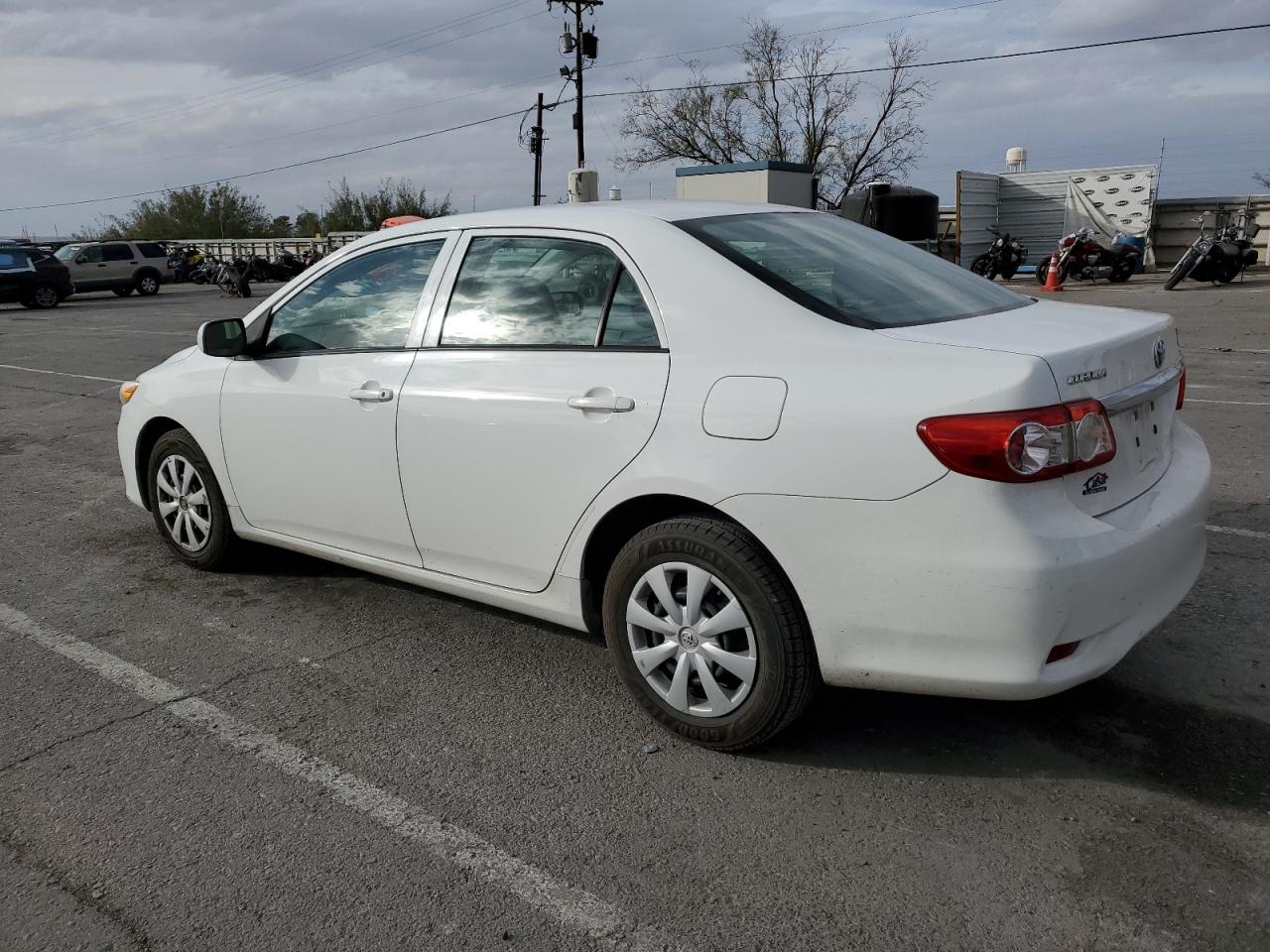 VIN 5YFBU4EE6DP213328 2013 TOYOTA COROLLA no.2